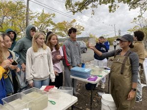 AP Environmental Science students identify fish from Hudson River